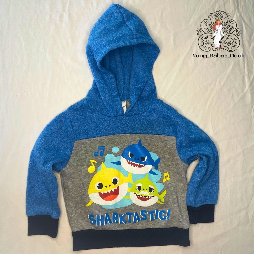 Nickelodeon Baby Shark 2T Blue Sweat shirt and Sweatpants set Preloved